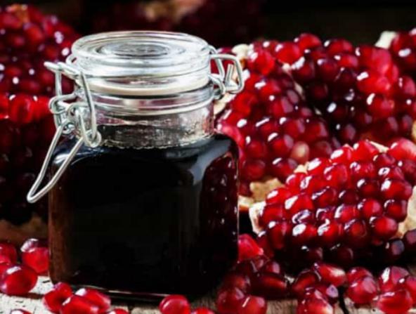 آشنایی با خواص رب انار برای پوست