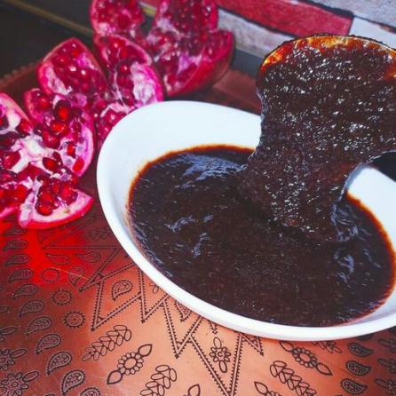 بازار عرضه رب انار محلی شمال